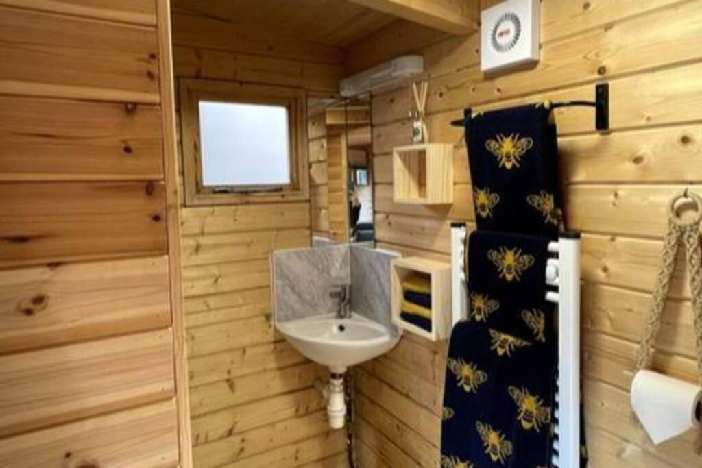 The Bee Hive Garden Room Дорчестер Екстер'єр фото
